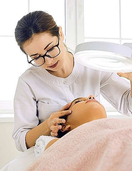 Skincare treatment in a beauty clinic setting.
